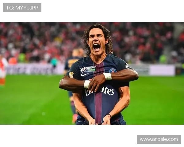 卡瓦尼无球跑动